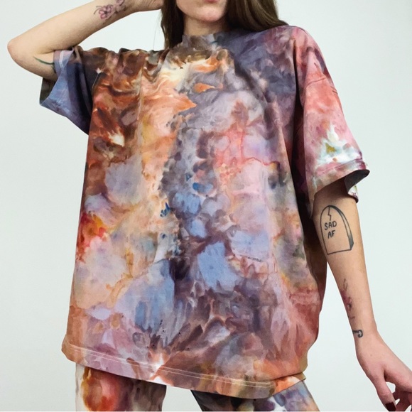 Hand-Dyed Oversized Marbled T-Shirt | Size L - Picture 5 of 11